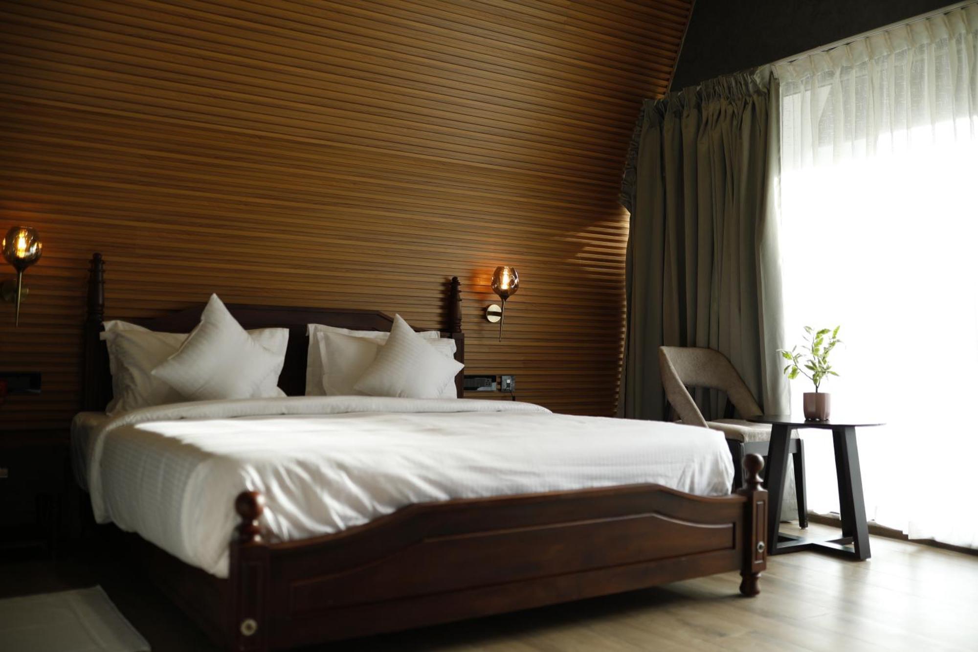 Leela'S 7Th Heaven Resort & Spa Trikunnapuzha Exterior foto